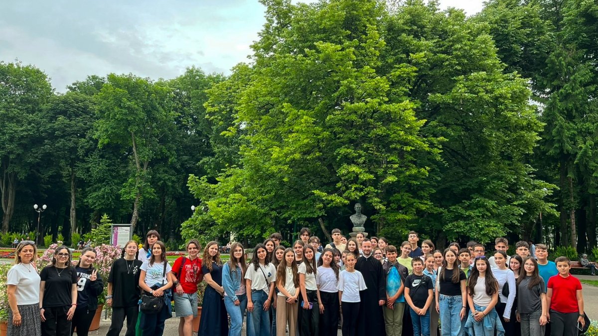 Excursie cultural‑educativă la Iași pentru elevii premianți din județul Vrancea
