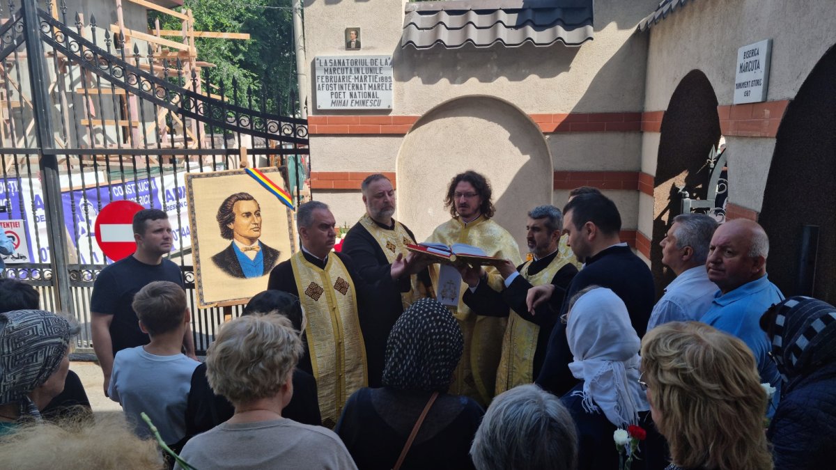 Binecuvântarea unei plăci memoriale în cinstea poetului național
