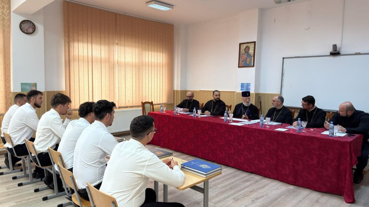 Examenul de atestat profesional la Seminarul teologic din Târgoviște