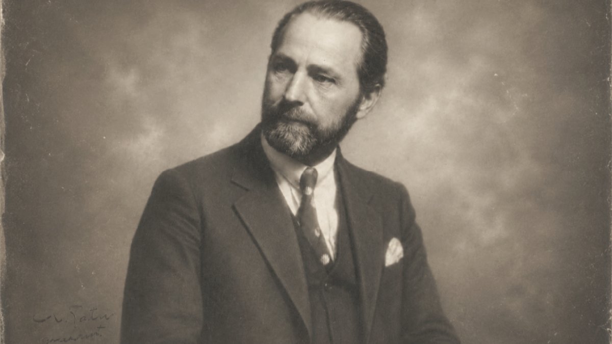 Vasile Voiculescu zugrăvit de Mitropolitul Bartolomeu Anania