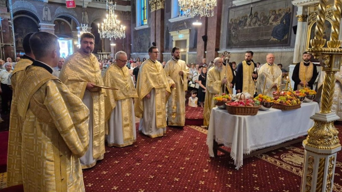 Sărbătoare luminoasă la Catedrala veche a Aradului