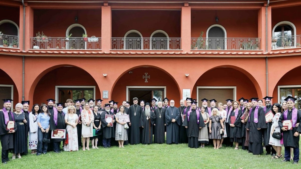 Festivitate de absolvire la Extensia de la Roma a Facultății „Justinian Patriarhul”