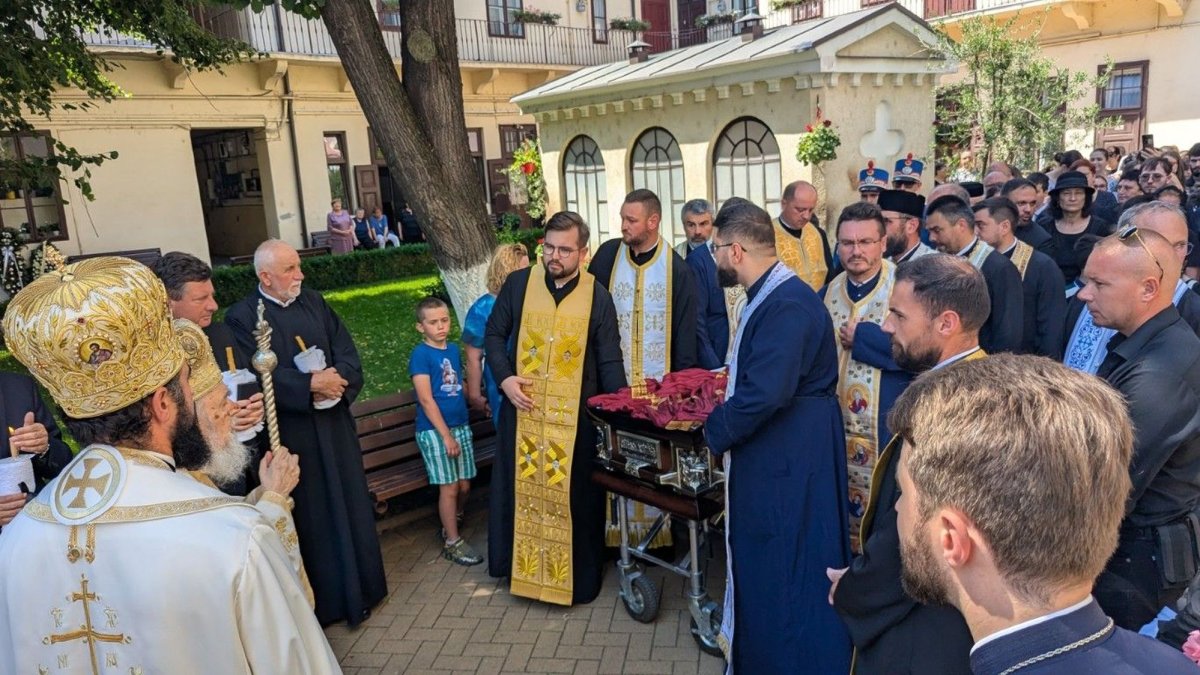 Aradul și-a luat rămas-bun de la Preasfințitul Părinte Emilian Crișanul
