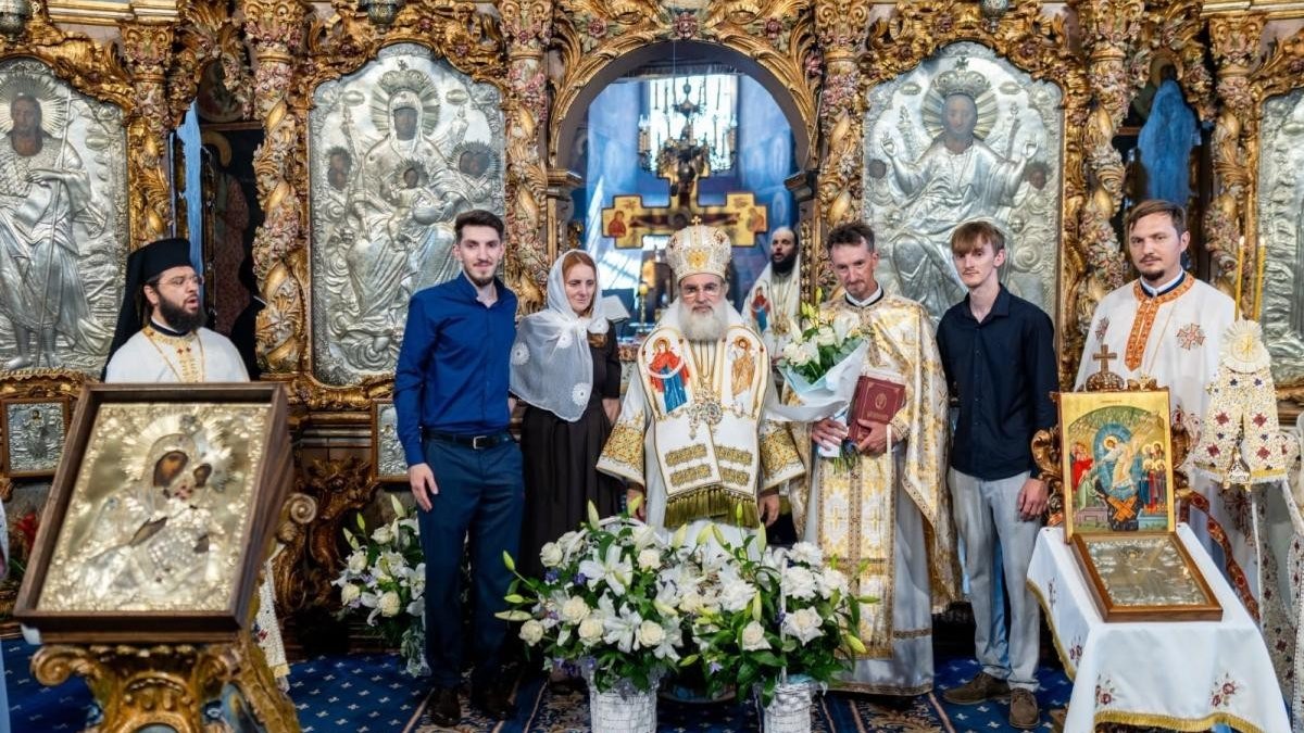 Hirotonie la Catedrala Arhiepiscopală din Roman