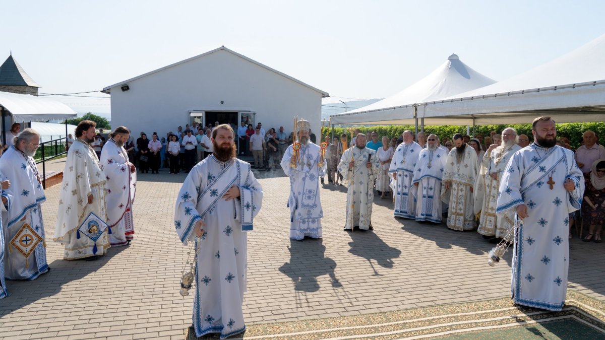 Sfinții Petru și Pavel, cinstiți de ieșeni la Mănăstirea Cetățuia