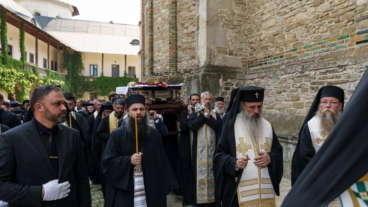 Arhiereul Emilian a fost înmormântat la Mănăstirea Neamț
