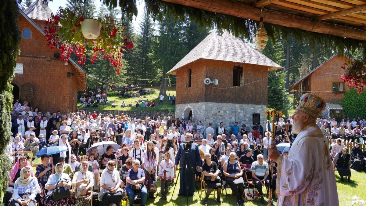 Sărbătoarea Mănăstirii Peștera Ialomiței din Munții Bucegi
