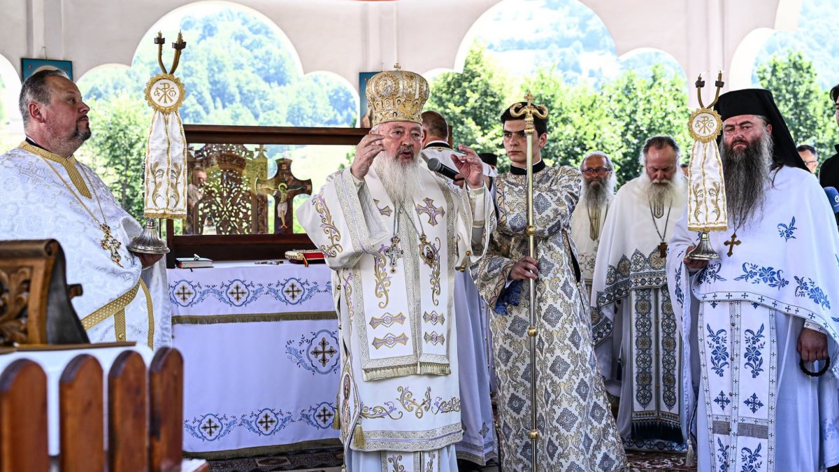  Sfinții Apostoli Petru și Pavel au fost cinstiți la Mănăstirea Rebra‑Parva 
