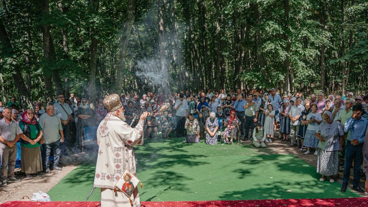 Binecuvântare arhierească în comunităţi tulcene