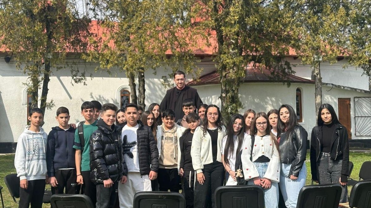 În Eparhia Târgoviștei continuă activitățile cu tineretul