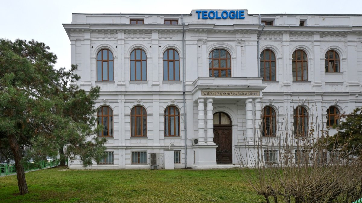 Înscrieri la programele de master ale Facultății de Teologie Ortodoxă „Justinian Patriarhul”