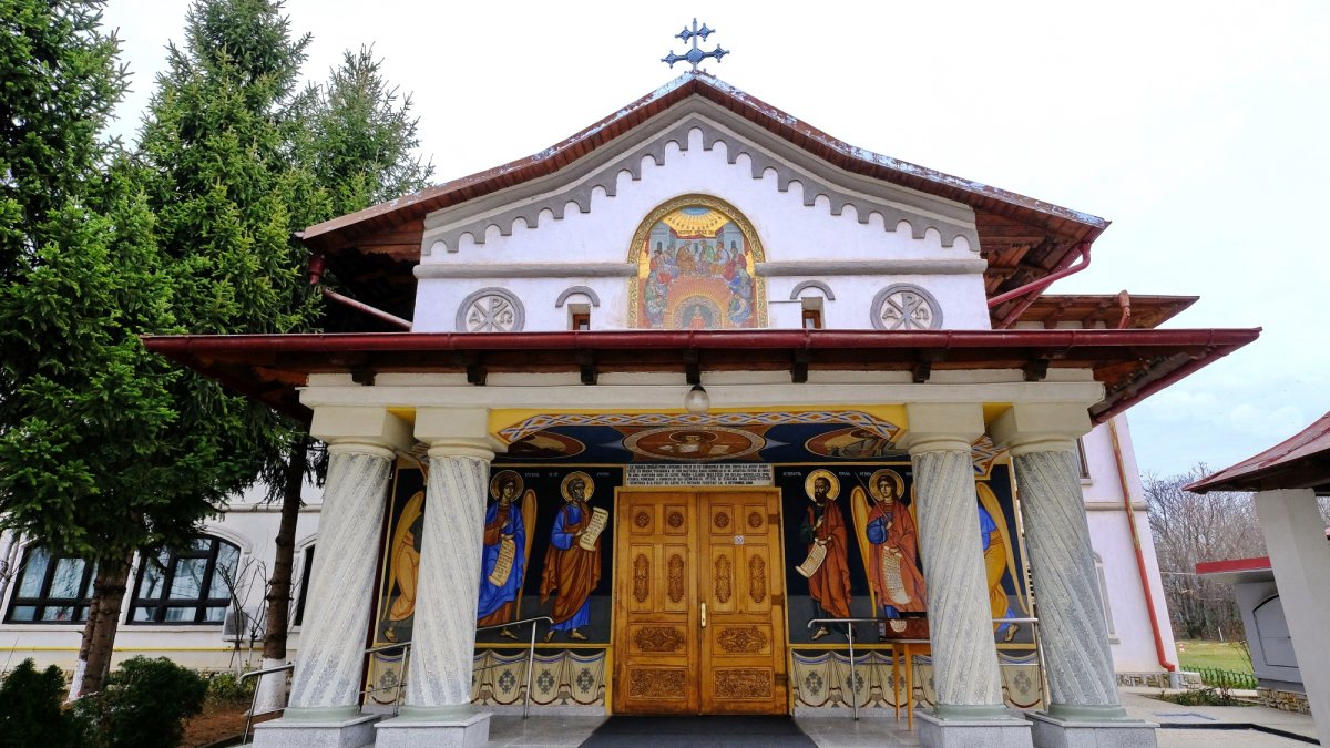 Sclipirile Luminii: Sfinţii Apostoli Petru şi Pavel