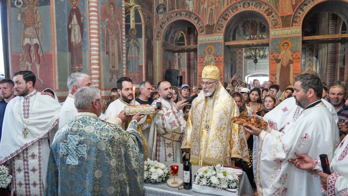 Sfântul Cuvios Atanasie Athonitul cinstit la o parohie din Argeş