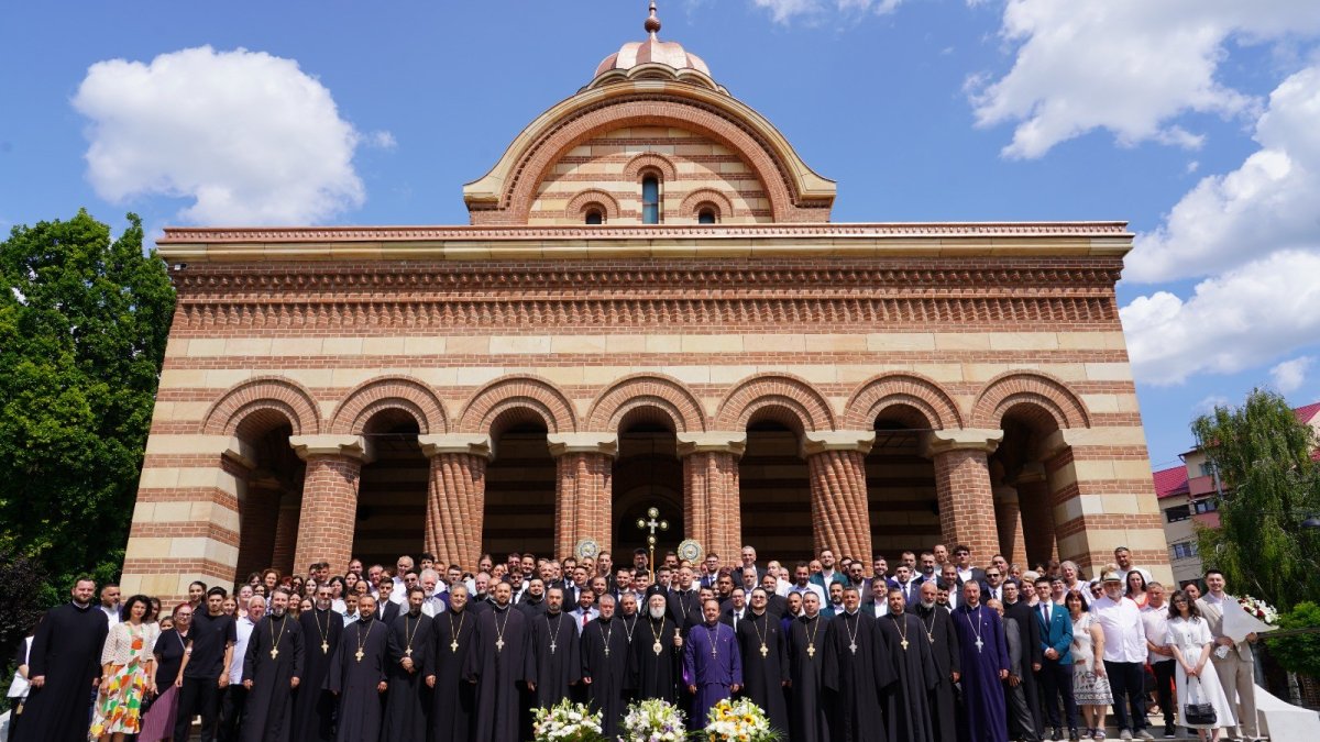 O nouă generaţie de absolvenţi teologi la Târgovişte