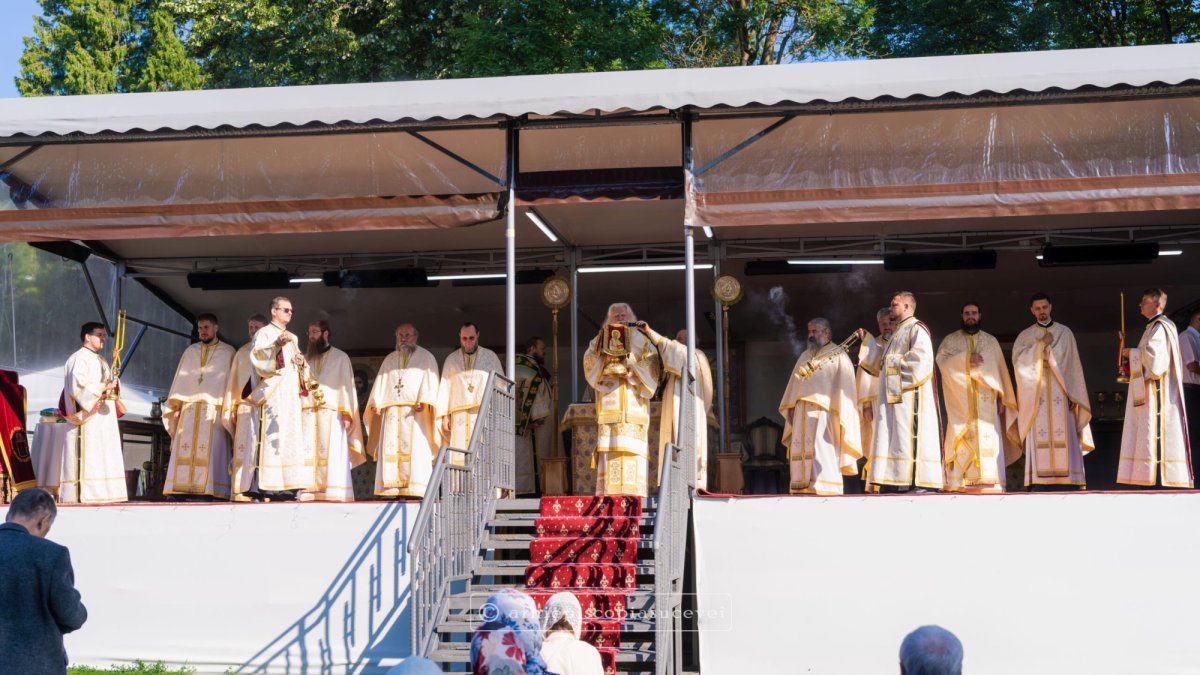 Slujire arhierească la Catedrala Arhiepiscopală din Suceava