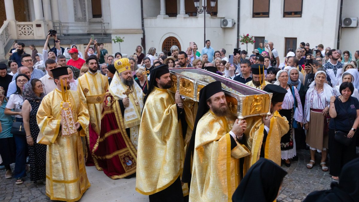 Procesiune cu moaştele Ocrotitorului Capitalei