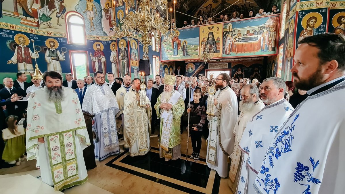 Hramul Mănăstirii Pantocrator din Beclean, ocrotită de Sfântul Paisie Aghioritul