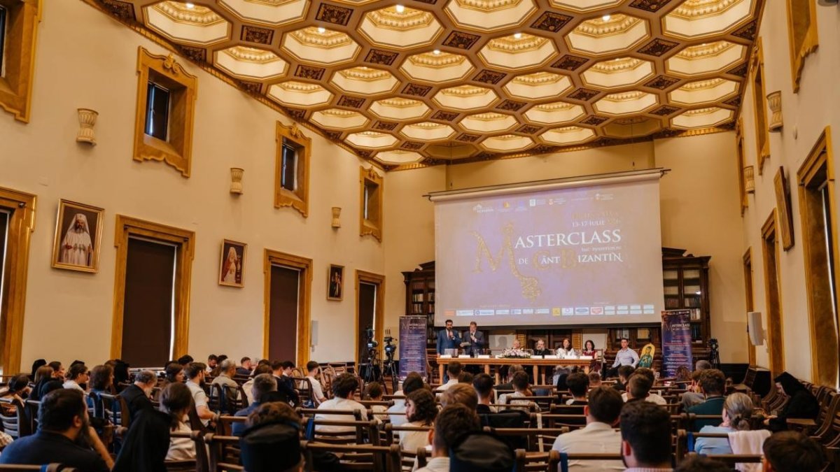 A început cea de‑a XIX‑a ediție a Masterclassului Internațional de Cânt Bizantin de la Iași