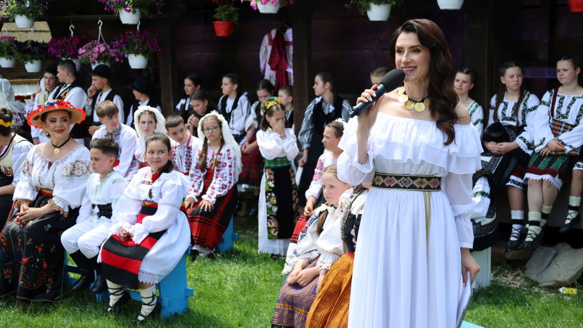 „Să lăsăm copiilor moștenire dragostea față de Dumnezeu, pentru familie și pentru cultura românească”