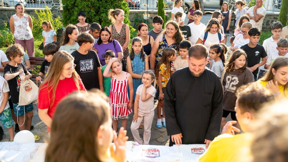 Zile de bucurie pentru copii din Episcopia Severinului și Strehaiei