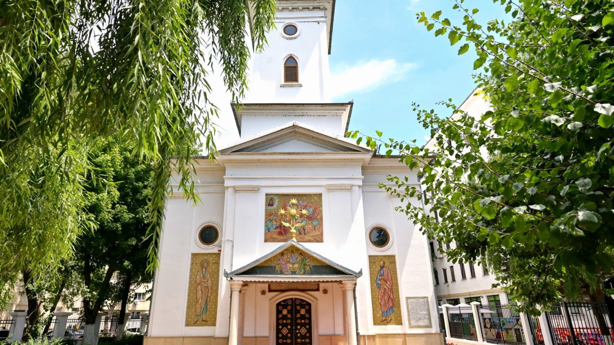 Sclipirile Luminii: Biserica „Sfântul Ilie”-Rahova din Bucureşti
