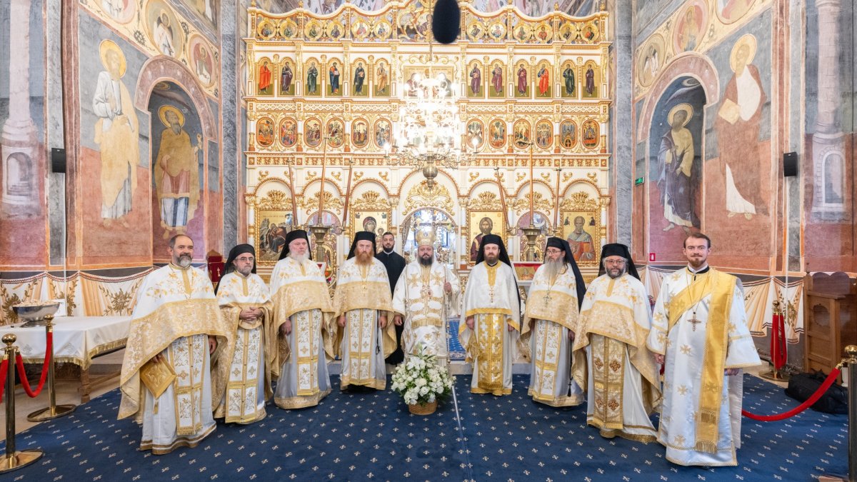 Hramul de vară al bisericii din ostrov a Mănăstirii Cernica