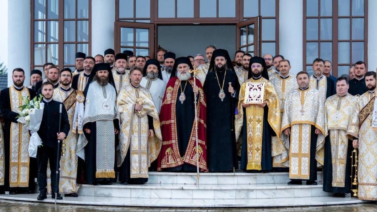 Slujire arhierească la sărbătoarea închinată ocrotitorului comunei Stănița