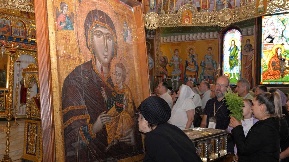 Programul de închinare la Icoana „Portărița”, prelungit până duminică la Mănăstirea Pantocrator