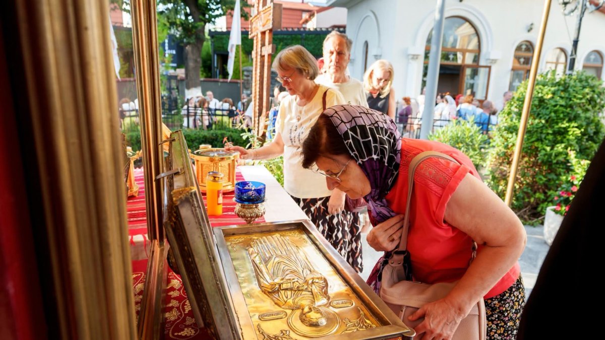 Evenimente duhovniceşti şi culturale la Biserica „Sfântul Pantelimon”-Foișorul de Foc