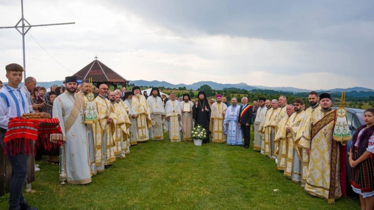 Piatra de temelie pentru biserica Schitului Lapoș din Dărmănești
