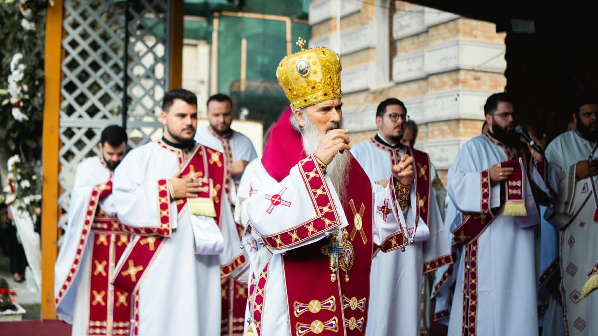 Rugăciune către sfântul tămăduitor la Catedrala Arhiepiscopală din Constanța