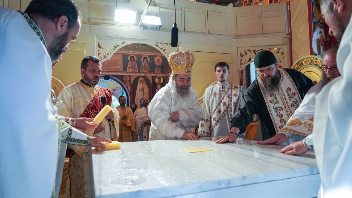 Sfinţirea Schitului „Sfântul Mare Mucenic Pantelimon” din judeţul Argeş