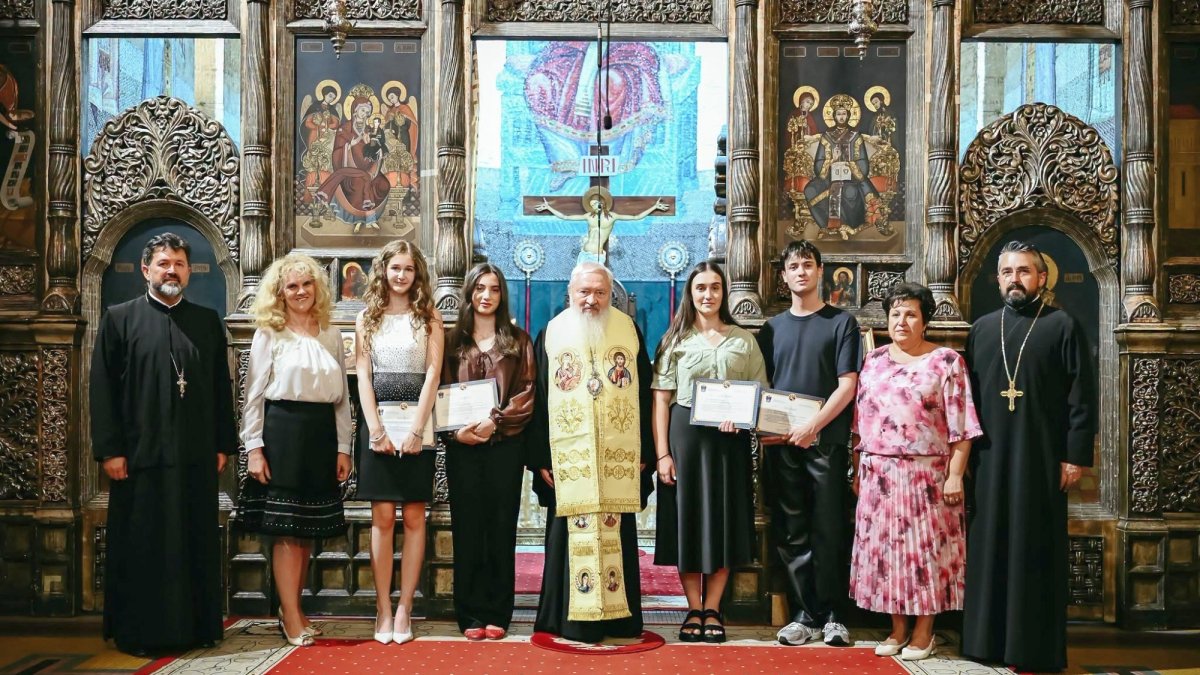 Premii pentru absolvenţii de liceu cu nota 10 la bacalaureat din județul Cluj
