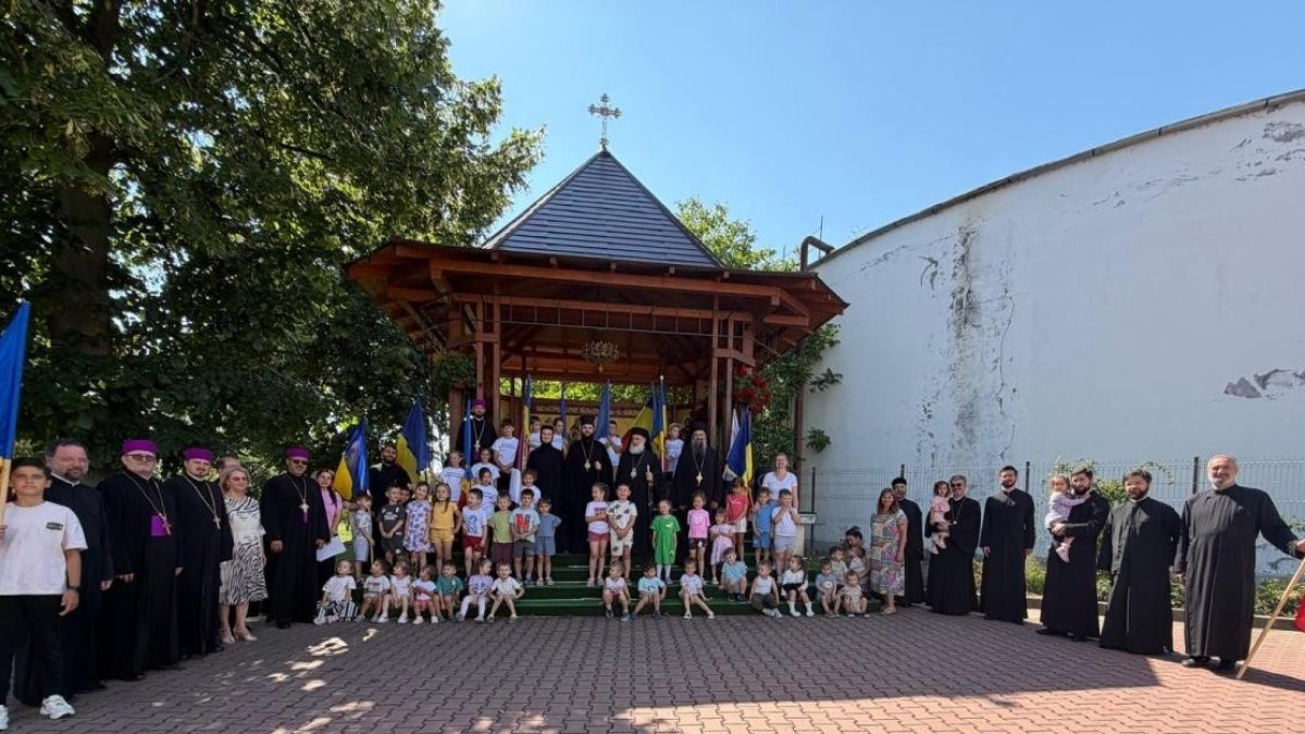 Moment dedicat Zilei Imnului Național la Fundația „Episcop Melchisedec”
