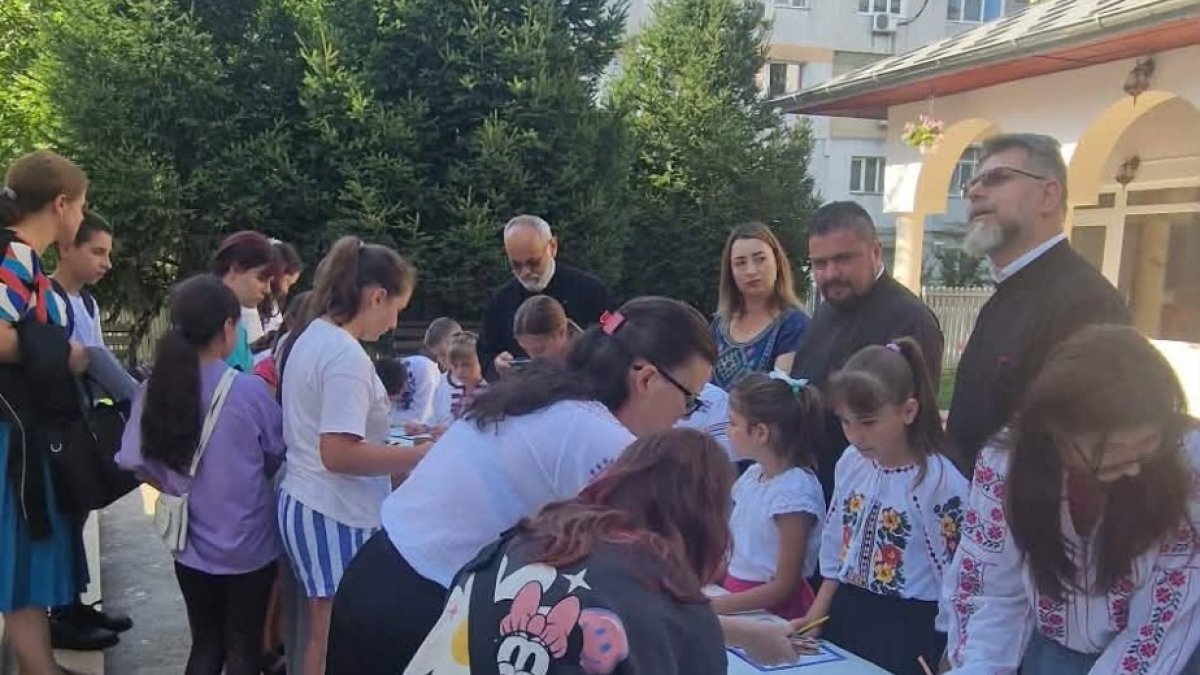 Vacanță în pridvorul bisericii, la Galați
