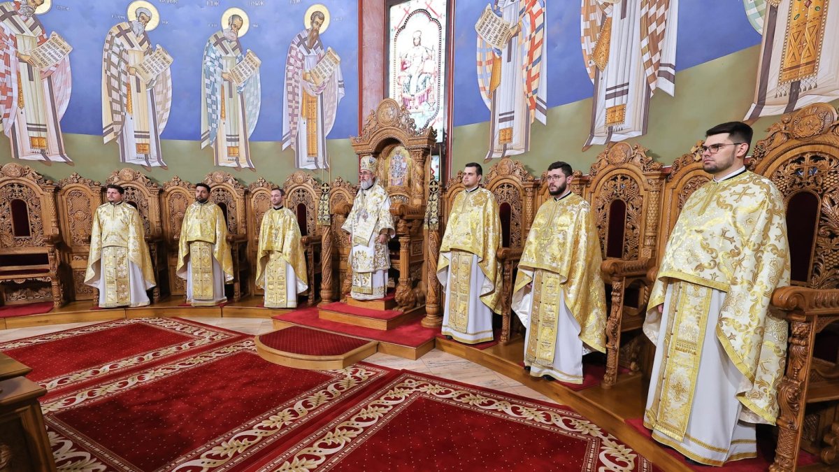 Slujire arhiereasă la Catedrala Arhiepiscopală din Buzău