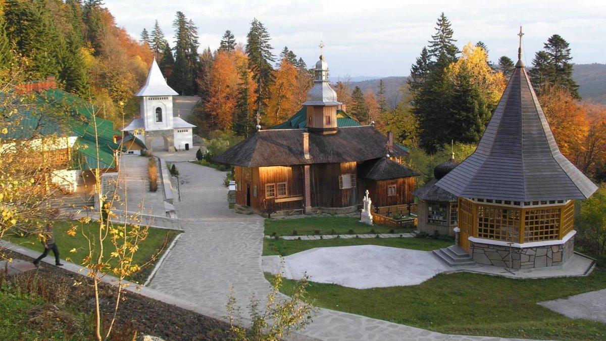 Cuvioasa Teodora, ajutătoare la zidirea bisericii de la Sihla