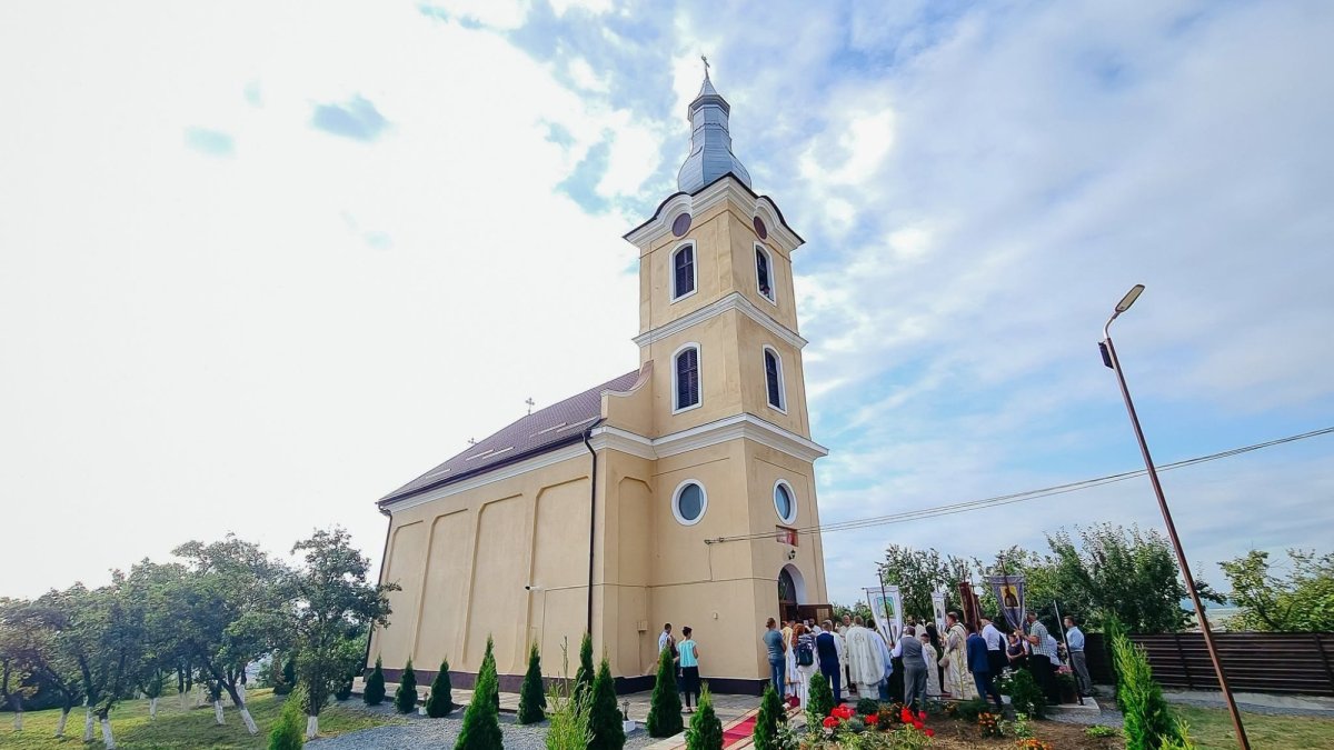 Resfințirea Bisericii „Buna Vestire” din Cheia
