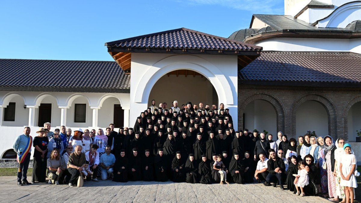 Târnosirea paraclisului principal al Mănăstirii Nera