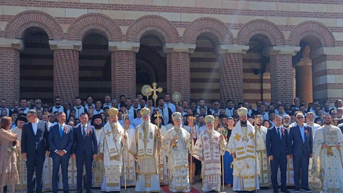 Cinstire adusă Sfântului Ierarh Nifon la Târgovişte