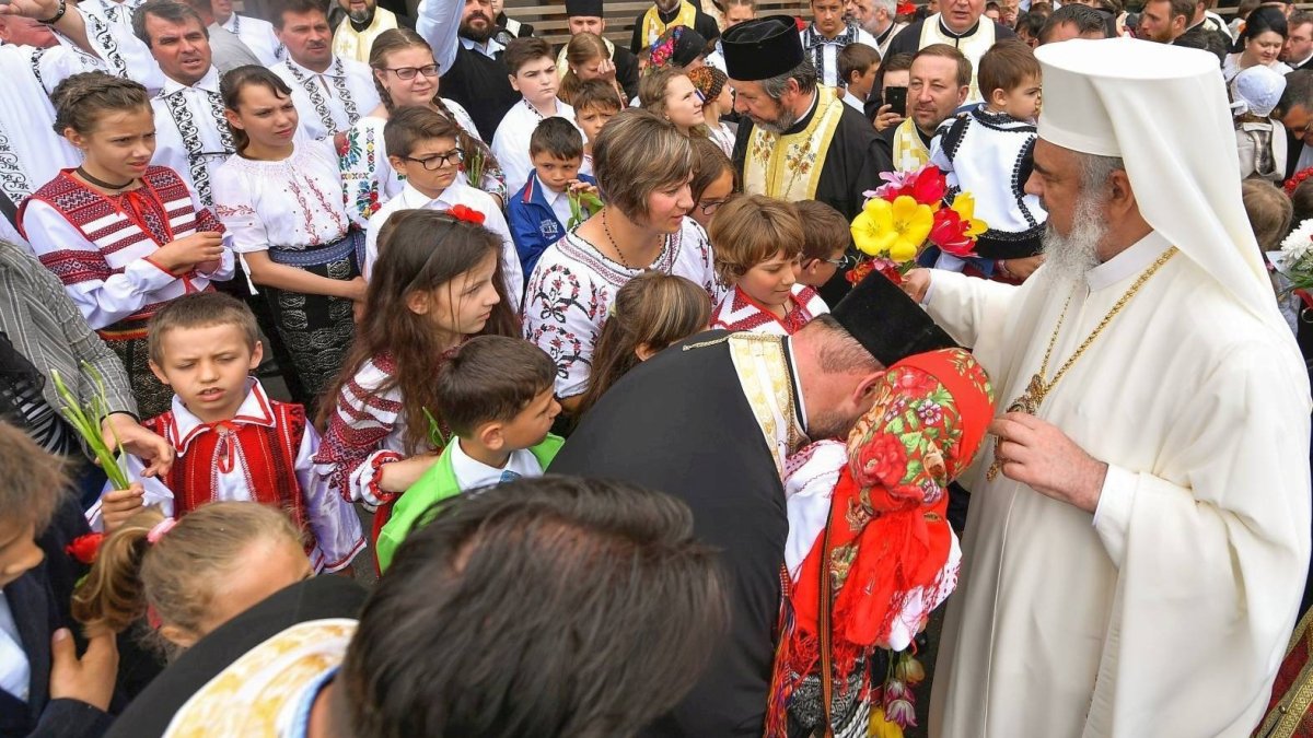 În biserică, românii din străinătate se simt ca acasă