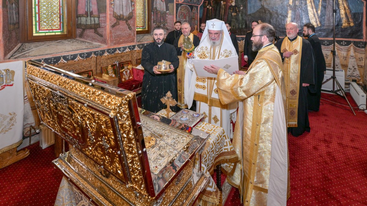 Patriarhul României a sfințit racla cu moaștele Sfintei Maria Brâncoveanu