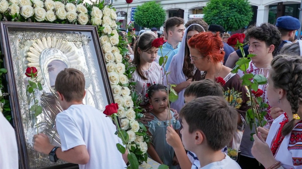 Maica Domnului și căldura cetății