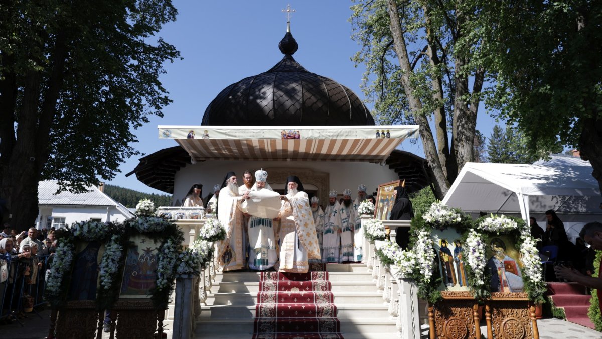 Tomos sinodal al Bisericii Ortodoxe Autocefale Române pentru proclamarea canonizării Sfintelor Cuvioase Nazaria, Olimpiada și Elisabeta de la Văratec