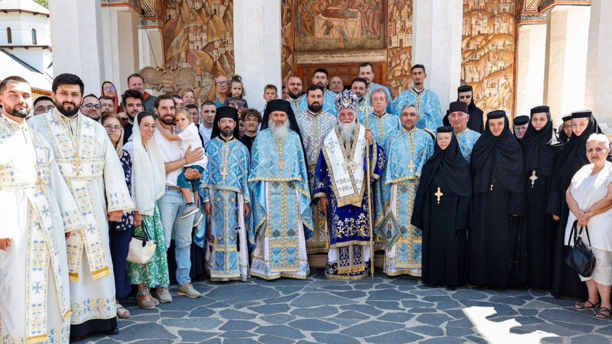 Hramul de vară al Mănăstirii Polovragi