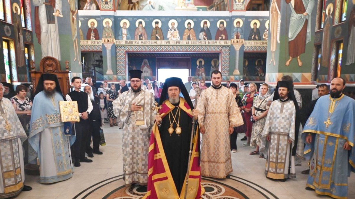 Hram la Mănăstirea Izbuc