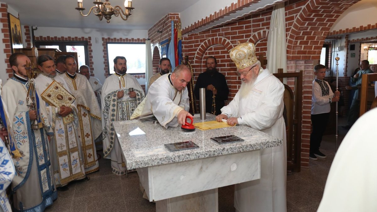 Sfințirea paraclisului de la Mănăstirea Râșca Transilvană