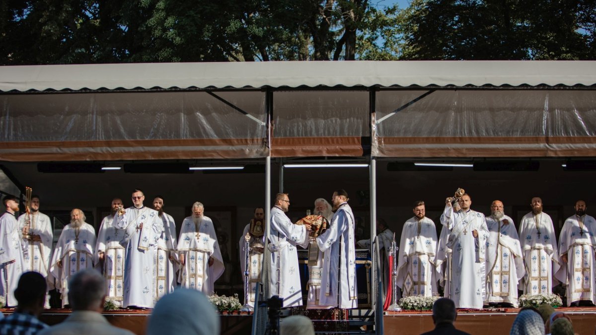 Sfânta Liturghie la Mănăstirea „Sfântul Ioan cel Nou” din Suceava