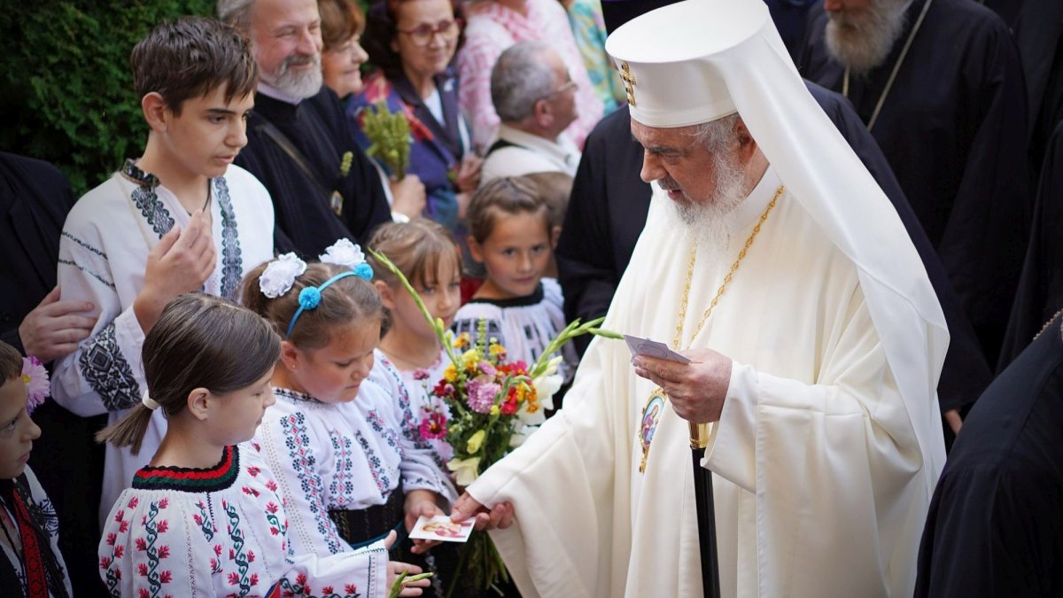 Binecuvântare și ajutorare la început de an școlar