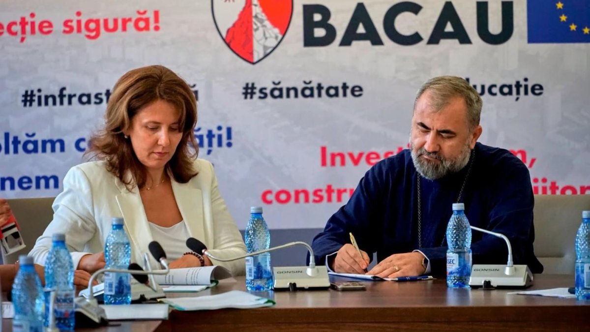 „Masa aproapelui”, sprijin la domiciliu pentru persoanele vulnerabile din Onești